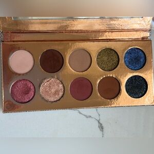 Desi x Katy Friendcation eyeshadow palette